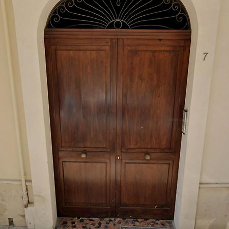 Charming Apt With Baroque View - Lecce Buitenkant foto